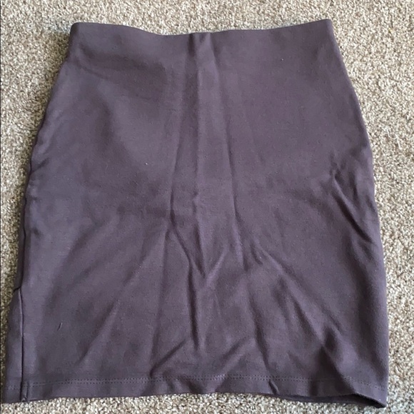 Aritiza mini skirt - Picture 2 of 3